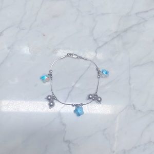 Girl’s bracelet with three Swarovski floral charms